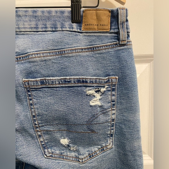 NWT American Eagle Outfitters Jeans, 14 L, curvy/straight!! Super cute!! - Picture 3 of 8